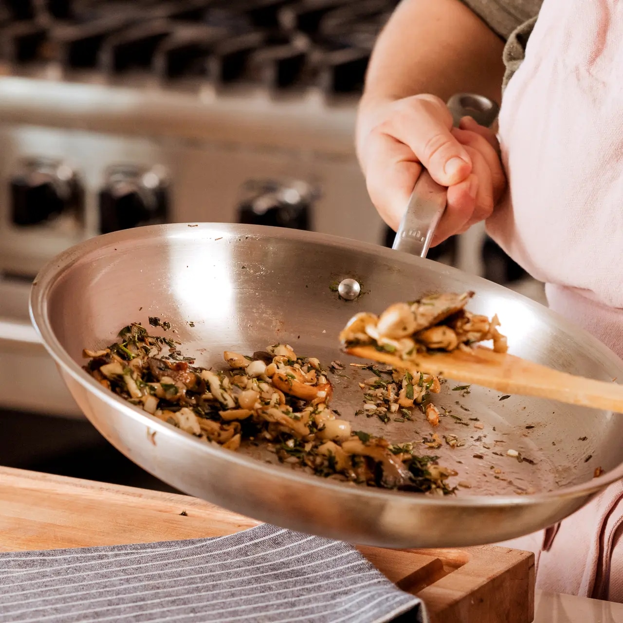 Gesunde Pfannen: Warum GreenKitchen Pfannen sicherer für Ihre Gesundheit sind