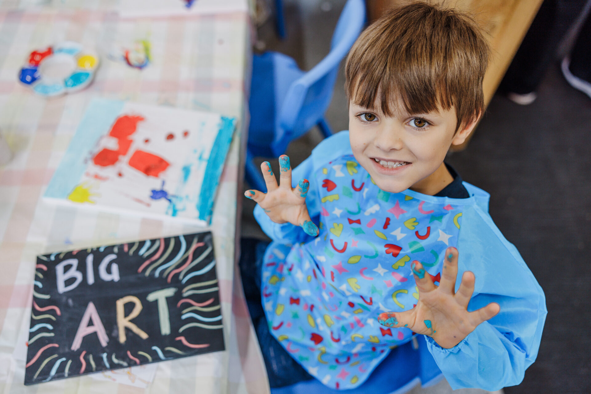 Kreative Beschaeftigung Kinder 3 Jahre mit Puzzle und Steckspielen