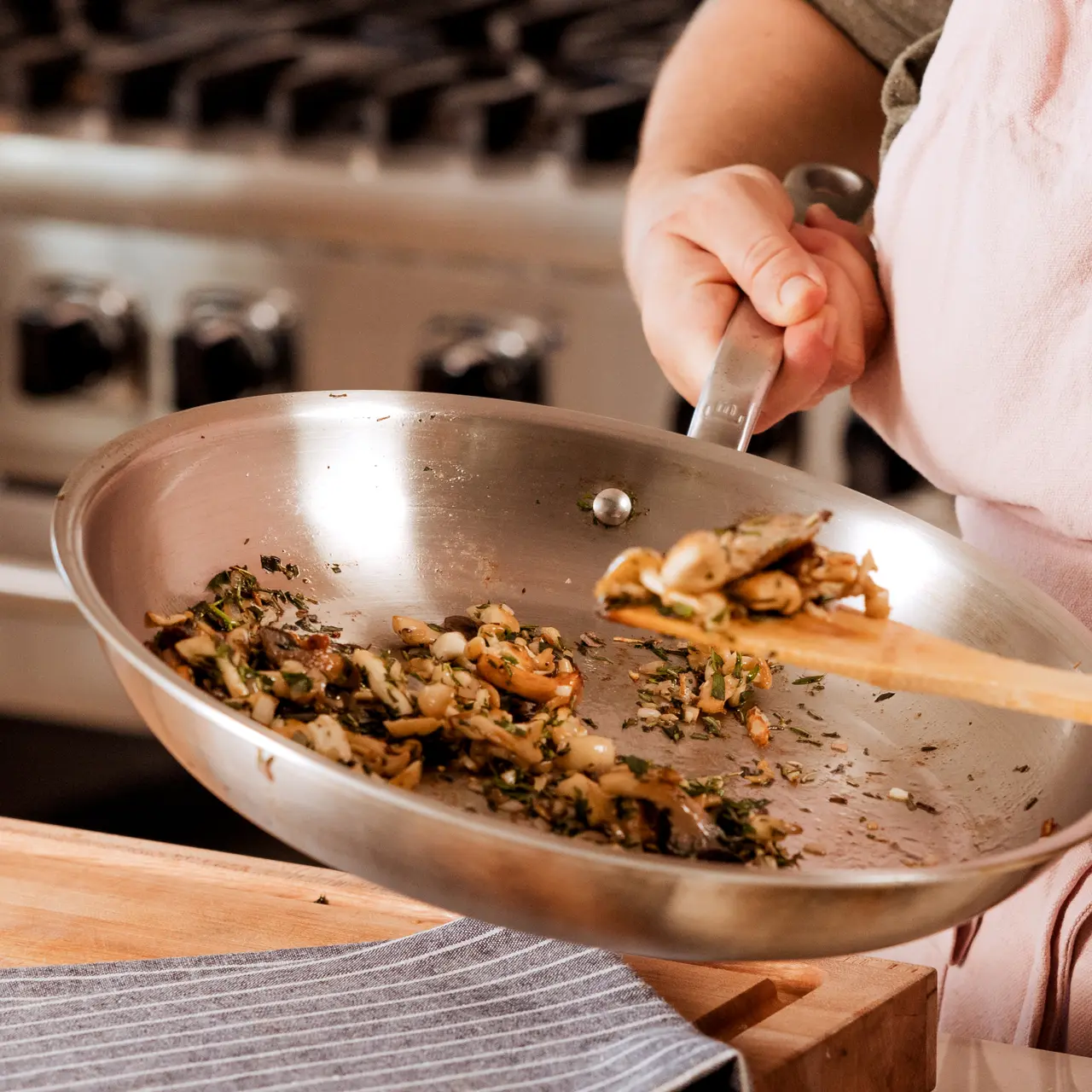 Gesunde Pfannen: Warum GreenKitchen Pfannen sicherer für Ihre Gesundheit sind