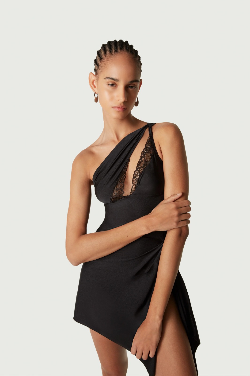 Maxikleid Schwarz von Arcinora – Für ein Statement voller Eleganz