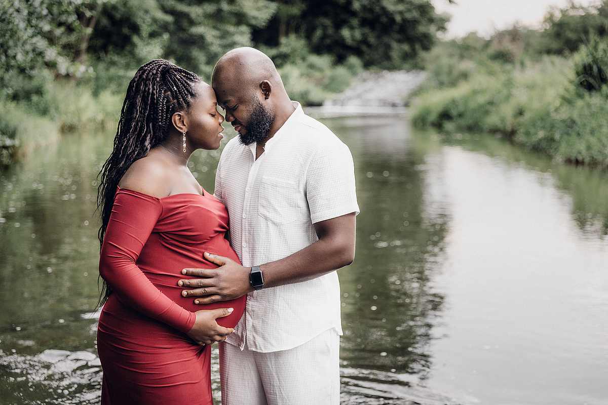 Sanfte Lichtmomente bei deiner Babybauchfotografie